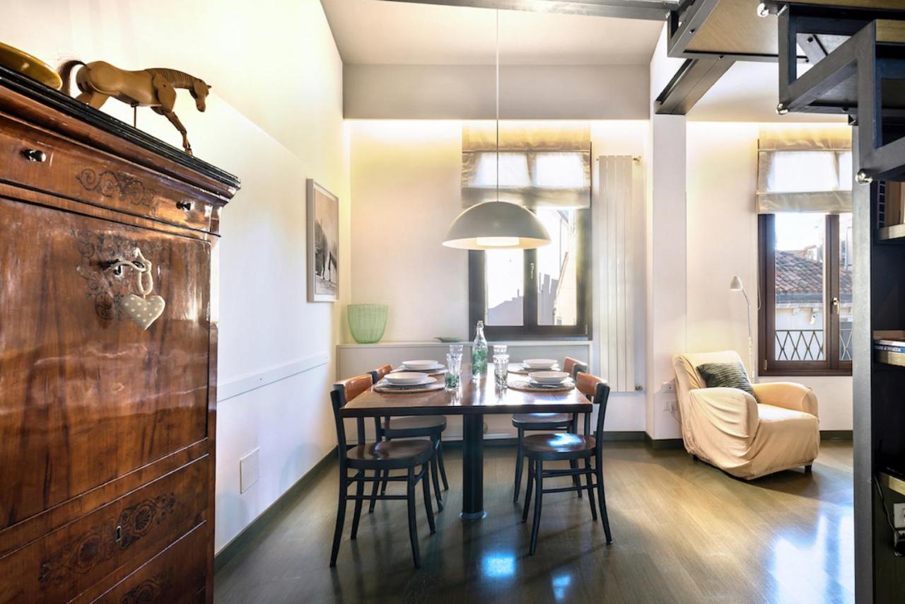 Ferienwohnung Mansardina - 1 Min From Accademia - Duplex Stylish And Cosy Venedig Exterior foto